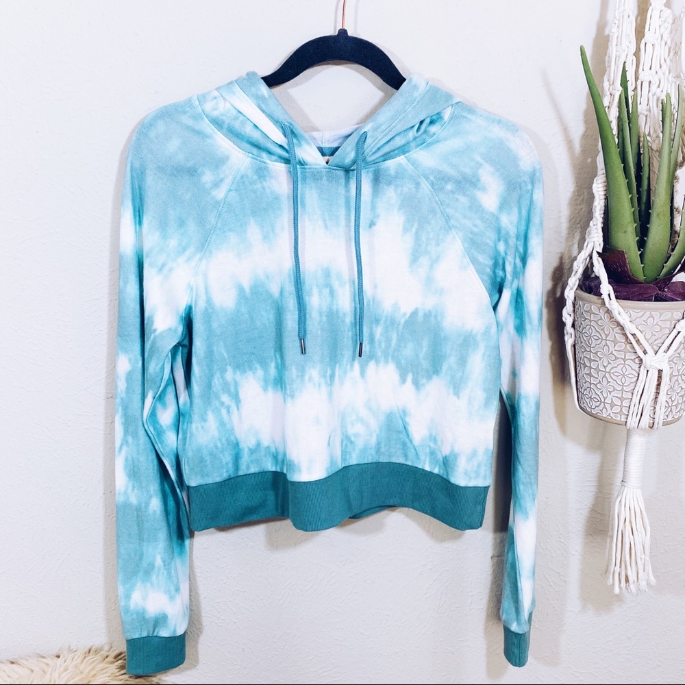 💕 Inspired Hearts Tie Dyed Cropped Hoodie M